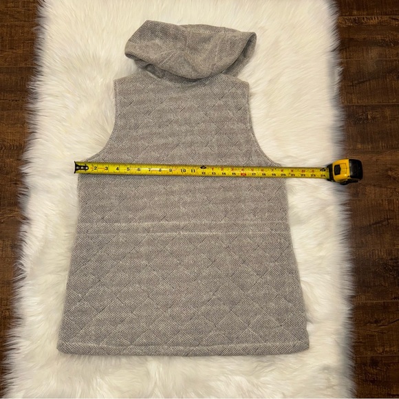 Jack by BB Dakota, Textured Grey/Off white Hooded Vest, size Large (ladies) - Picture 5 of 6
